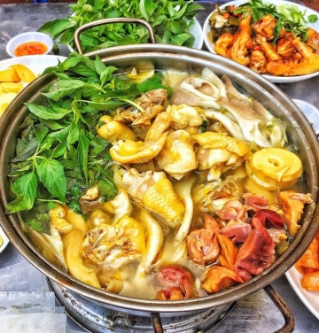 Lẩu gà lá é nhỏ từ 2 - 3 người ăn